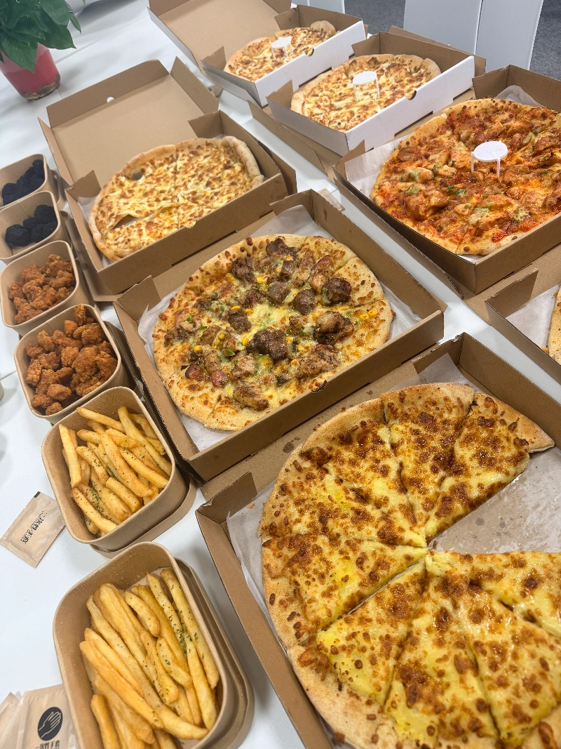 Lumampas ang Antas ng Kaligayahan Ngayon! Company Pizza Party